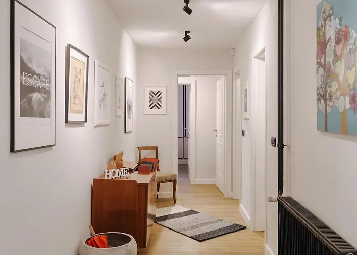 Semesterbostad Aavaas Pula